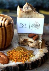 Almond Gleam